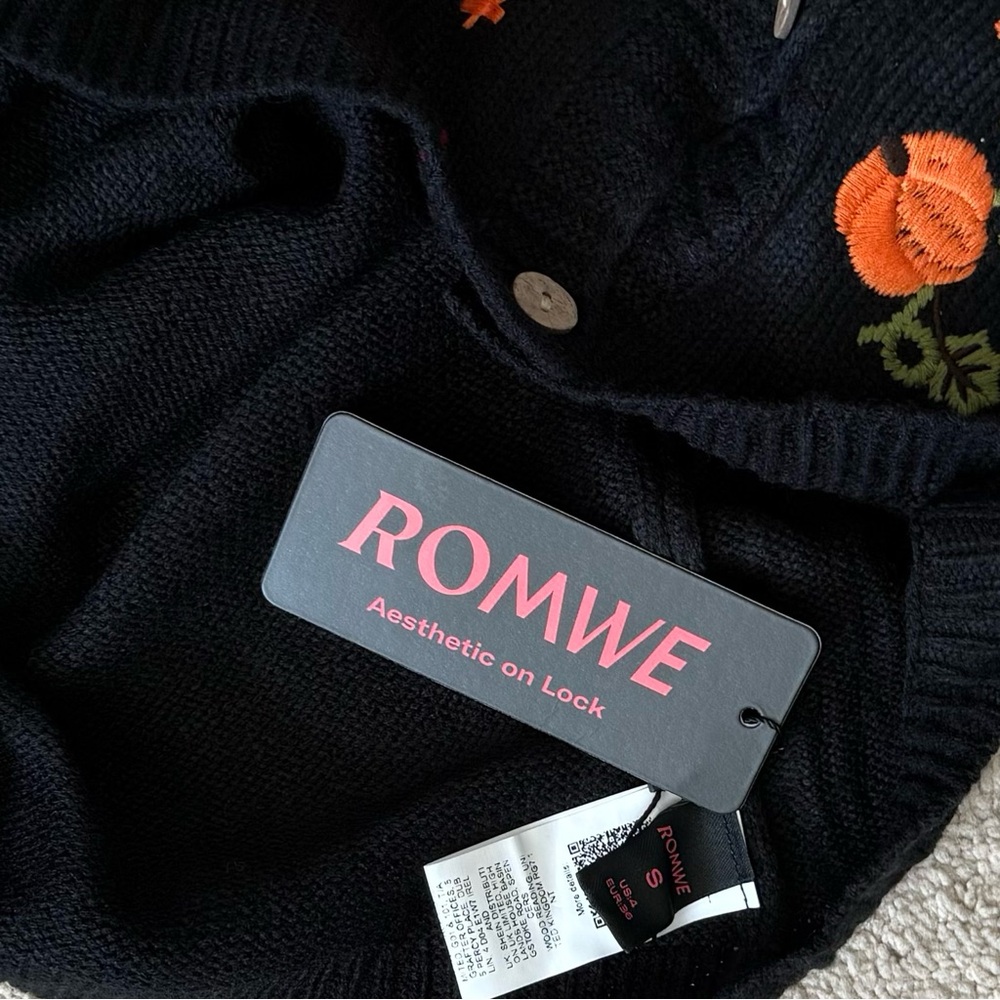 NWT Romwe Fairycore Pumpkin Pattern Button Front Sweater Vest Size Small - Picture 7 of 8